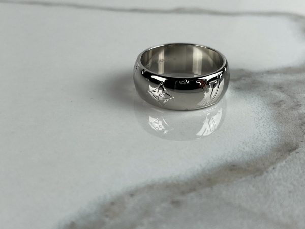 LOUIS VUITTON Bague Monogram – Image 2