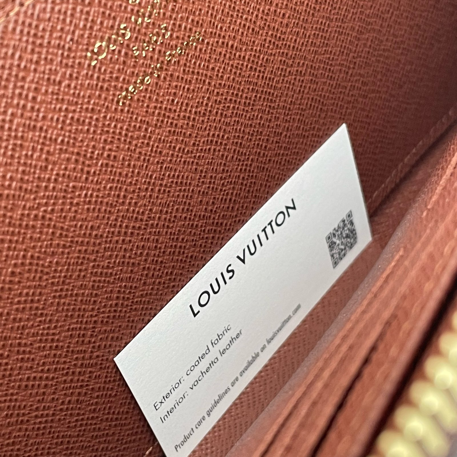 LOUIS VUITTON Zippy Wallet – Image 15