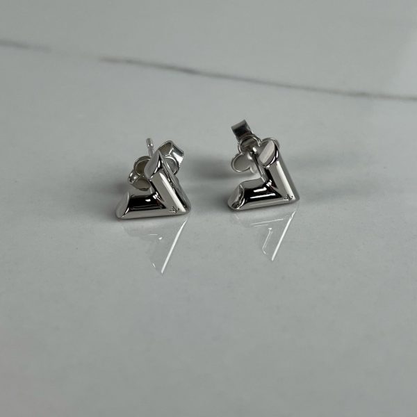 LOUIS VUITTON Essential V Stud Earrings – Image 5