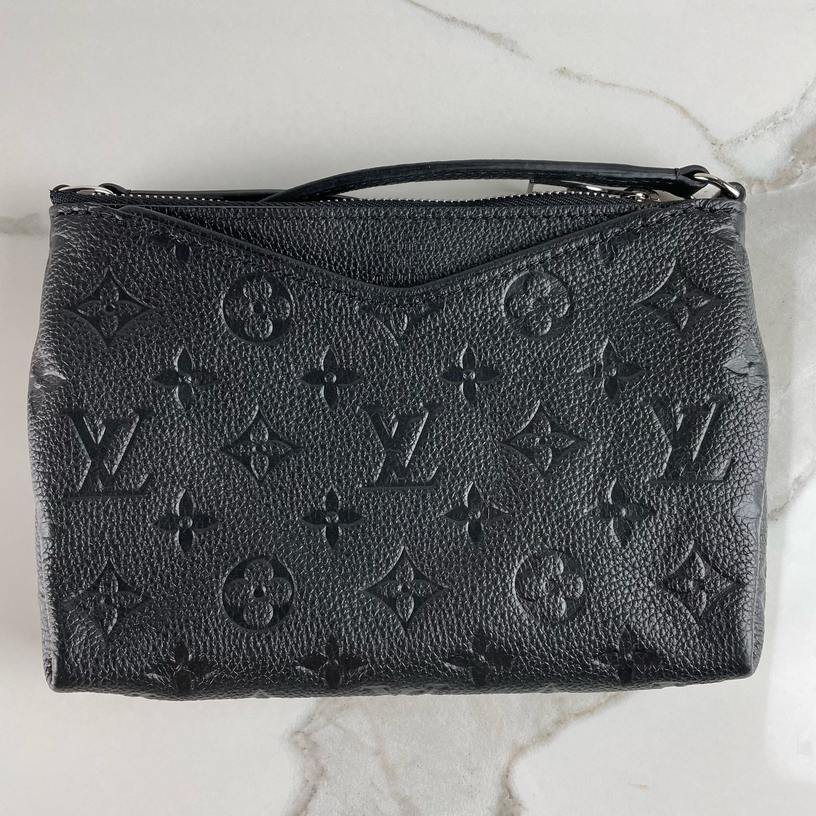 LOUIS VUITTON Pochette Pallas