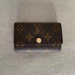 LOUIS VUITTON 6 Key Holder