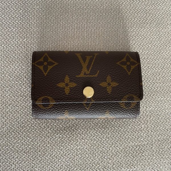 LOUIS VUITTON 6 Key Holder