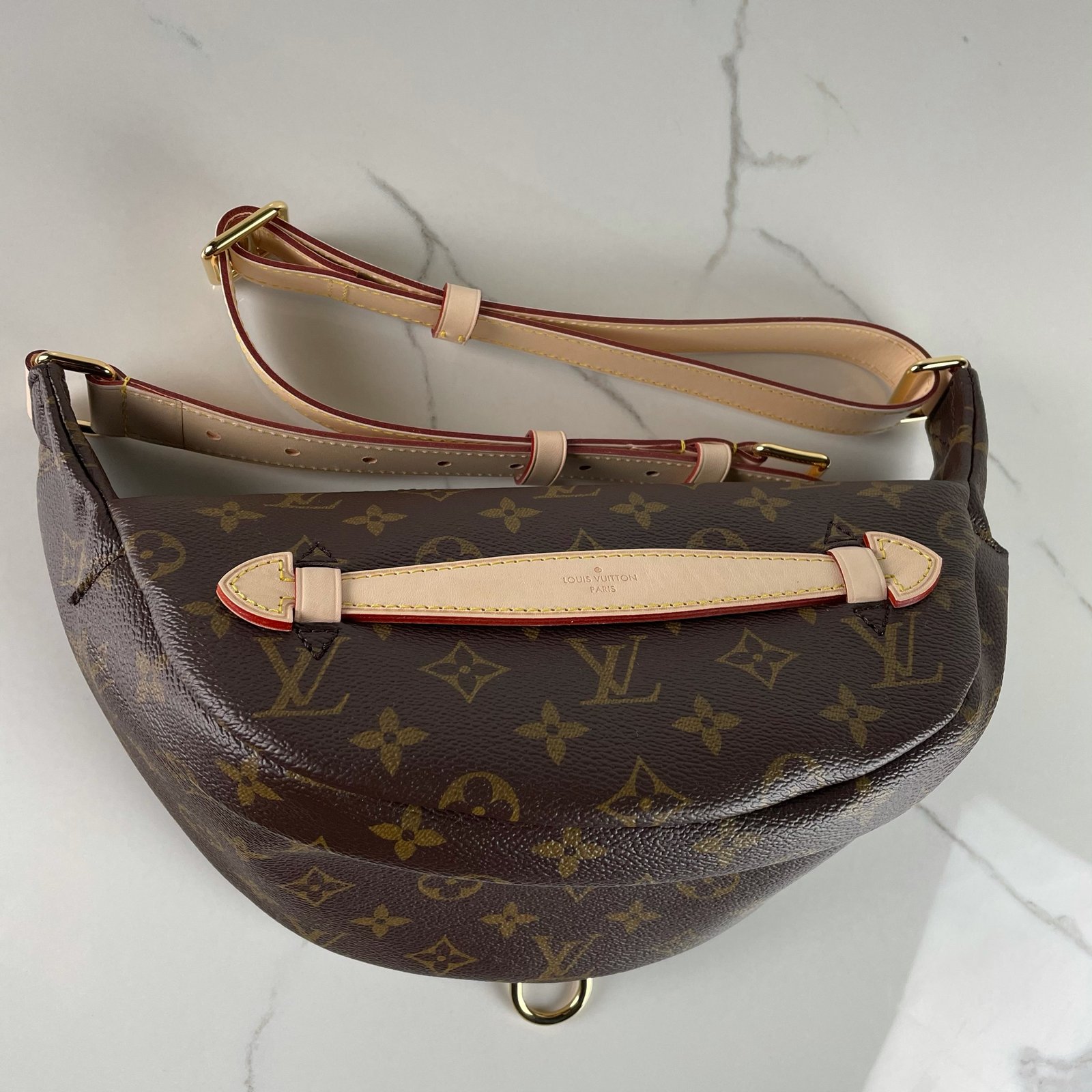 LOUIS VUITTON Bumbag – Image 8