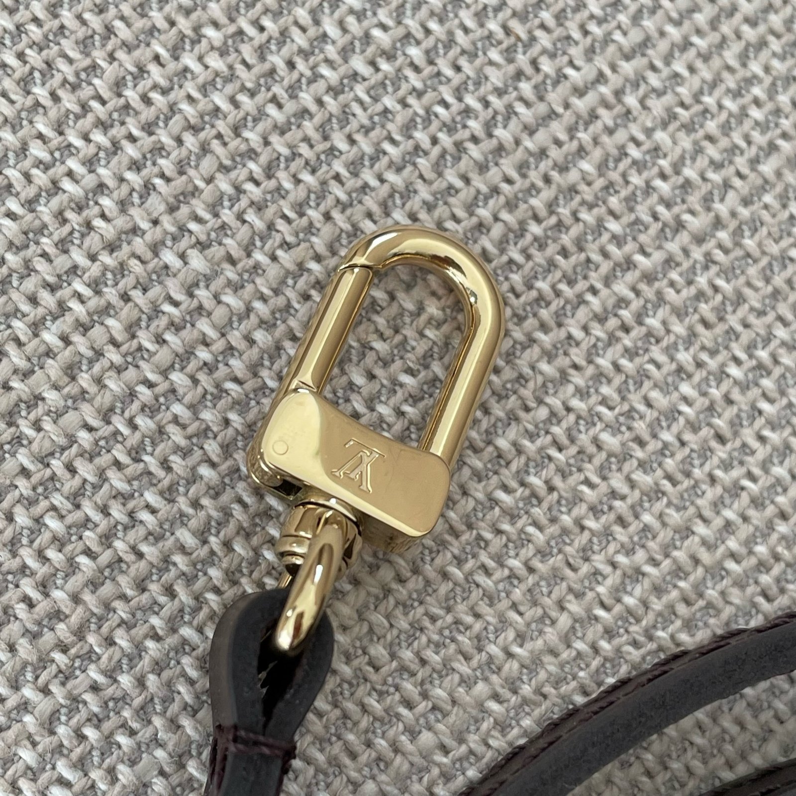 LOUIS VUITTON Alma BB – Image 21