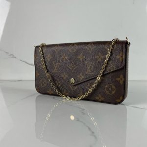 LOUIS VUITTON Pochette Félicie