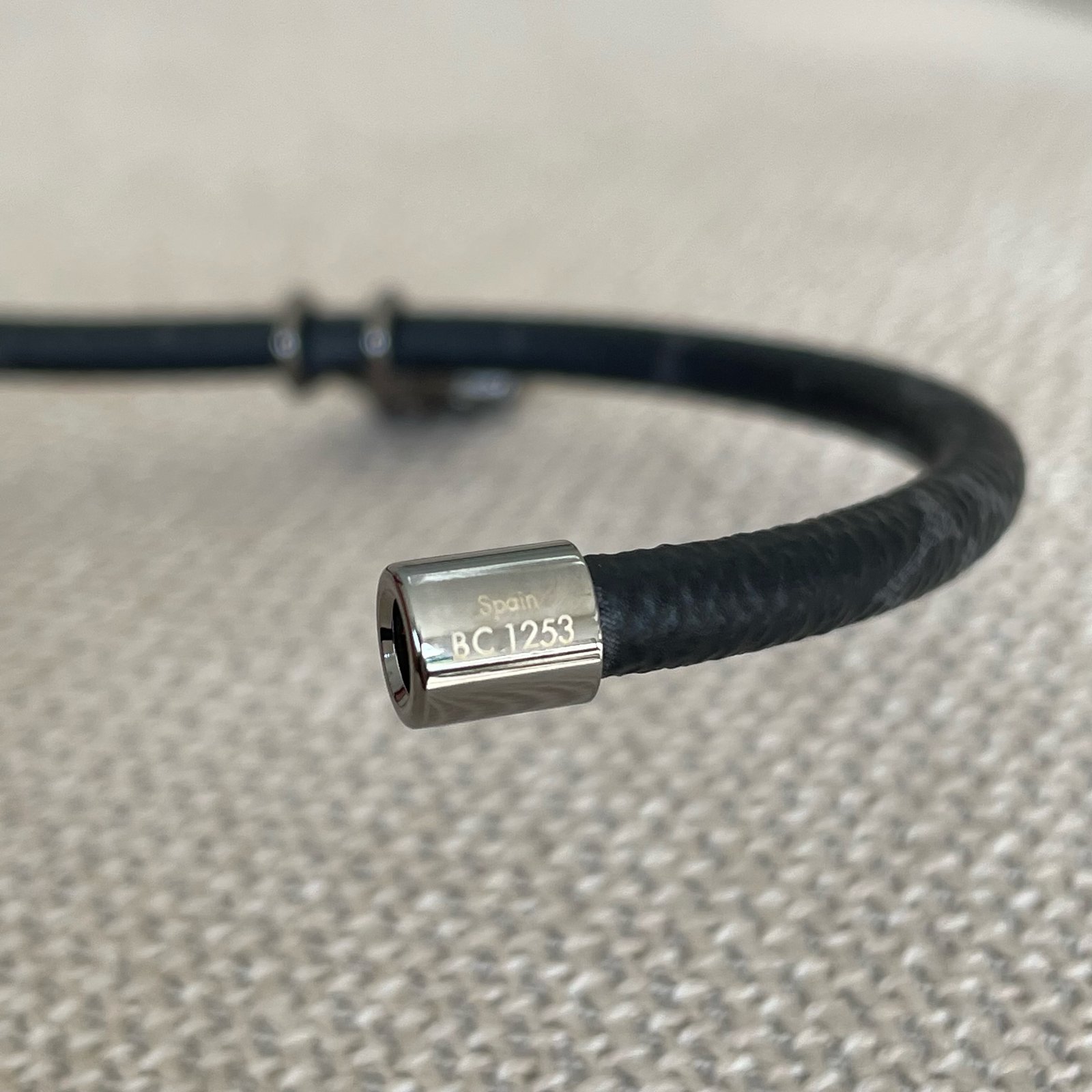 LOUIS VUITTON Bracelet Hang It – Image 12