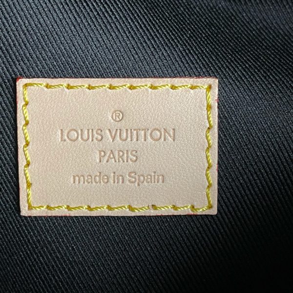 LOUIS VUITTON Bumbag – Image 13