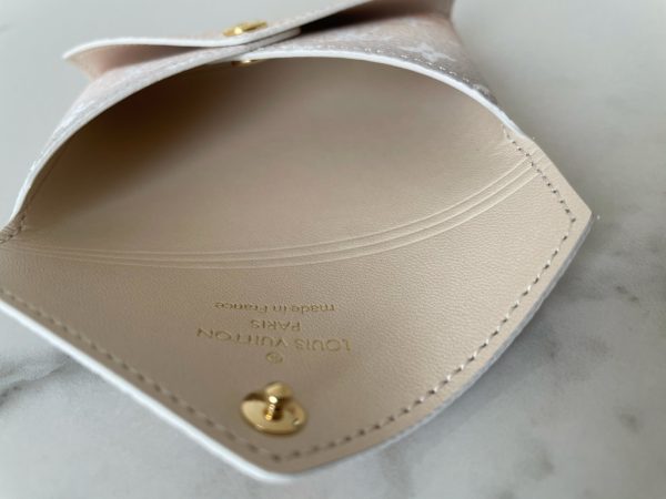 LOUIS VUITTON Pochette Kirigami – Image 10