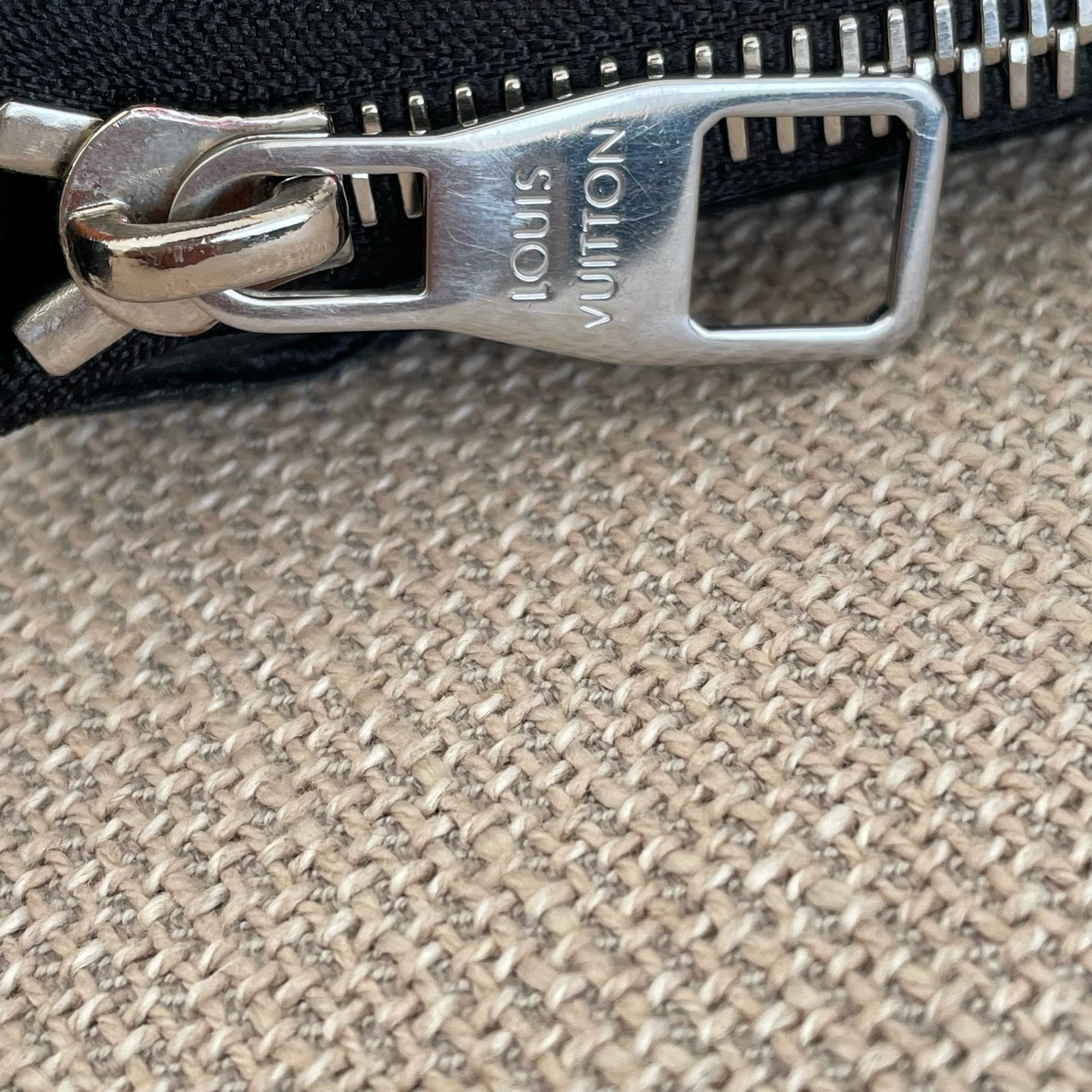 LOUIS VUITTON Pochette Pallas BB – Image 18