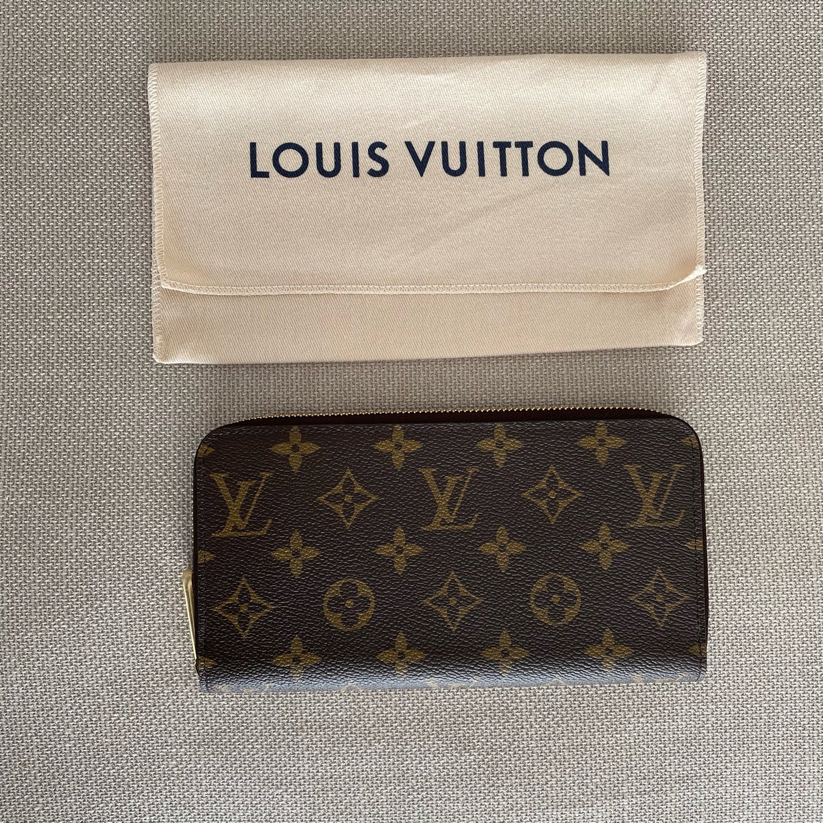 LOUIS VUITTON Zippy Wallet – Image 2
