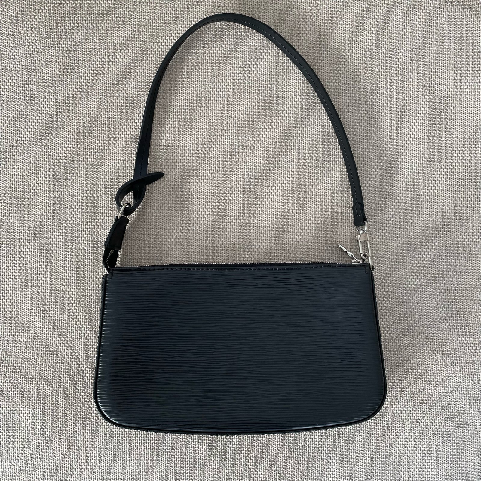 LOUIS VUITTON Pochette Accessoires – Image 3