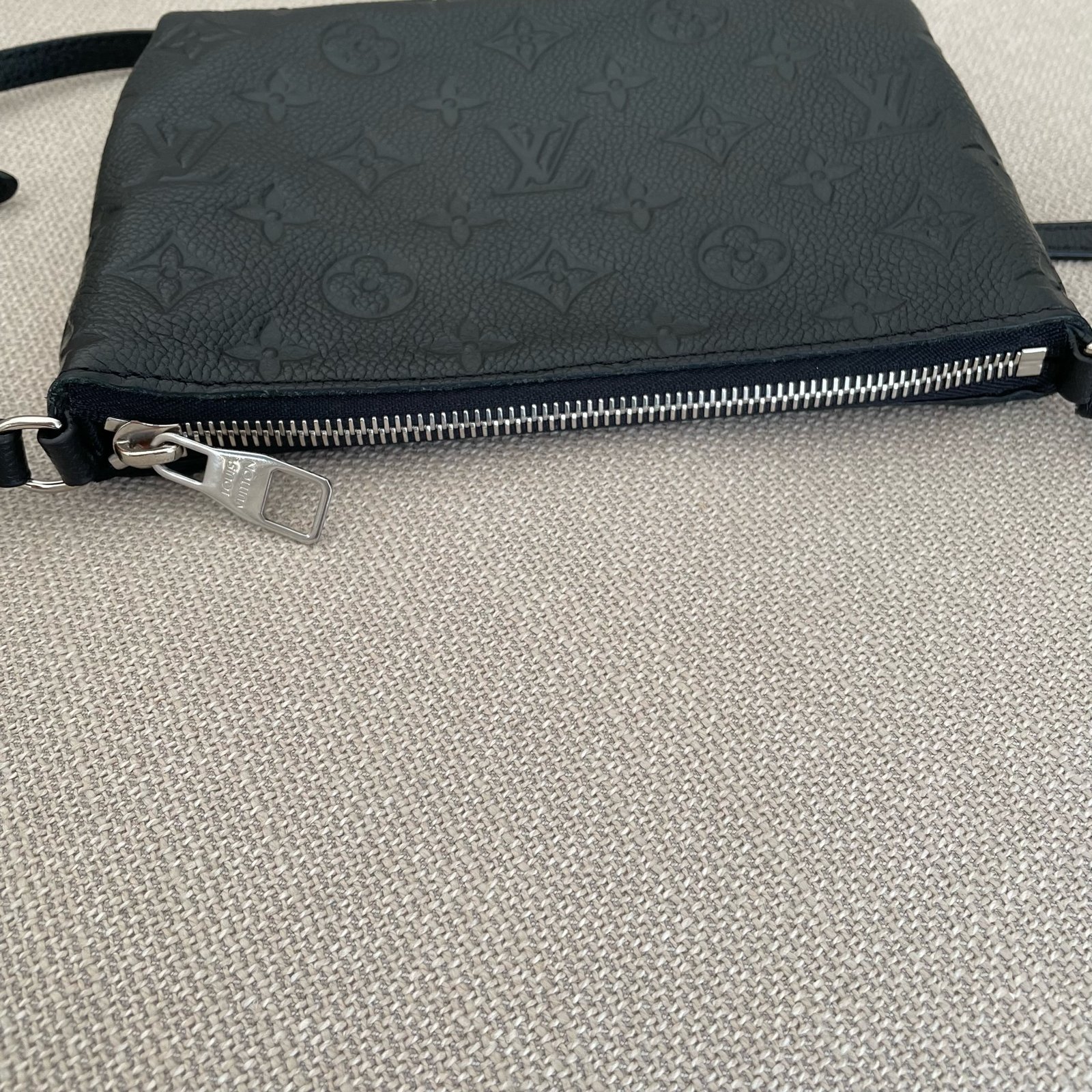 LOUIS VUITTON Pochette Pallas BB – Image 13