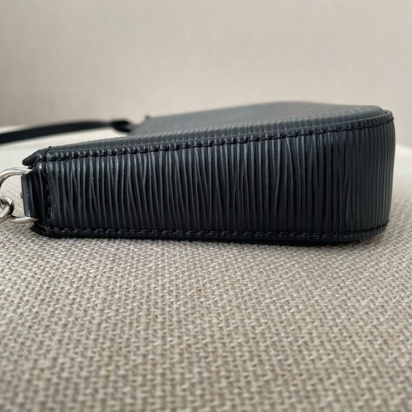 LOUIS VUITTON Pochette Accessoires – Image 4
