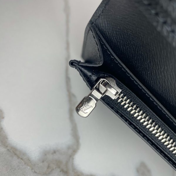 LOUIS VUITTON Brazza Wallet – Image 12