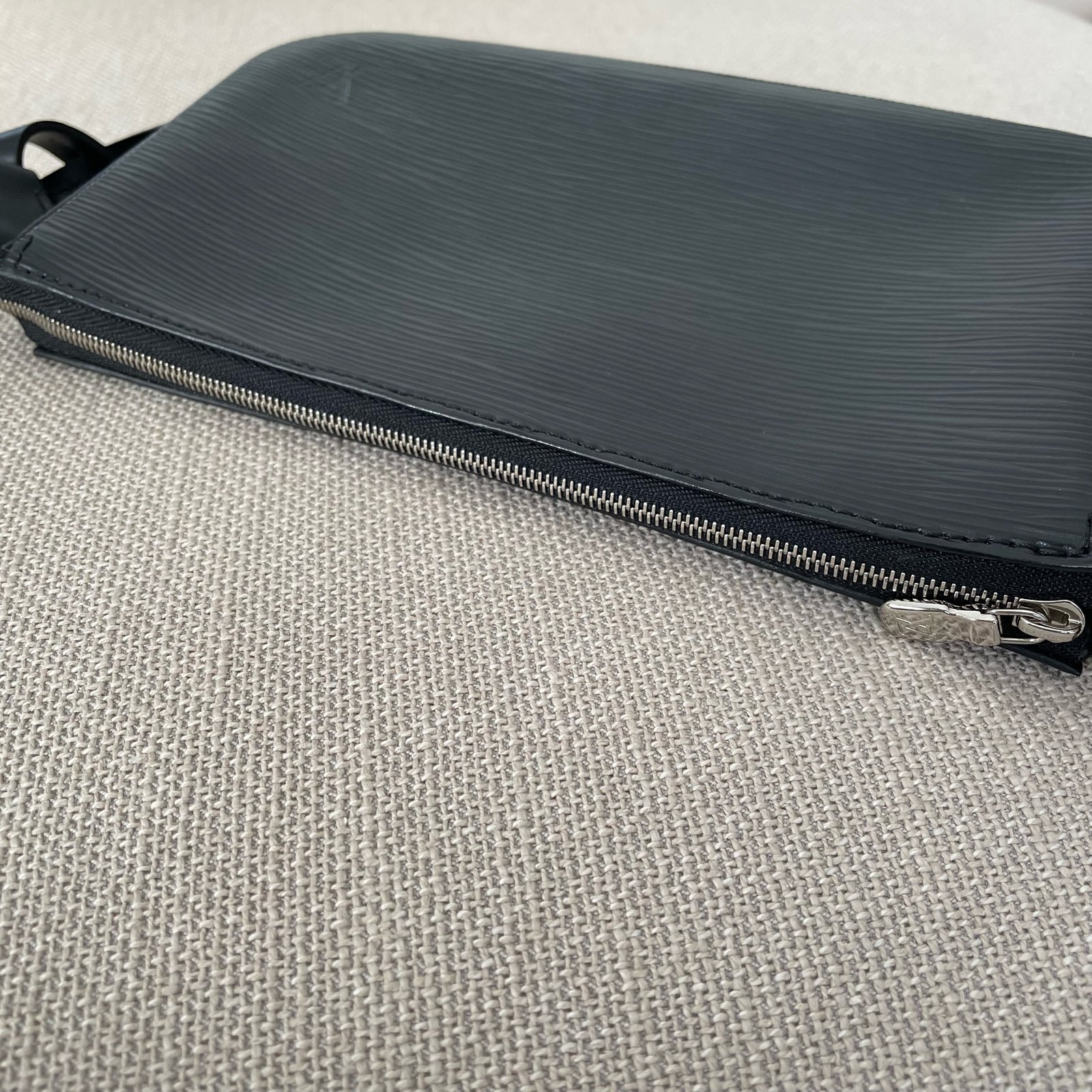 LOUIS VUITTON Pochette Accessoires – Image 7