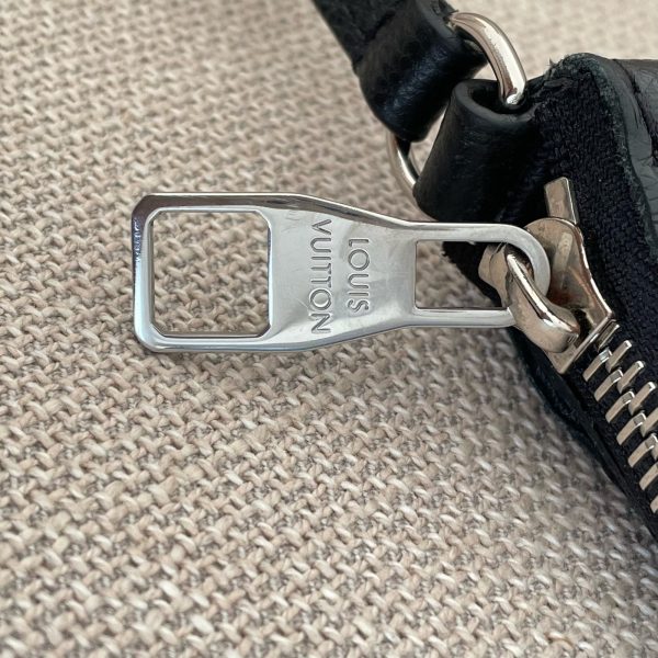 LOUIS VUITTON Pochette Pallas BB – Image 22