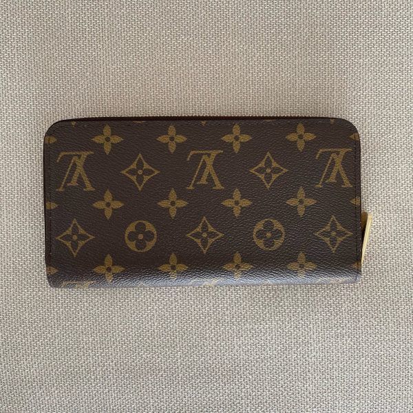 LOUIS VUITTON Zippy Wallet – Image 3