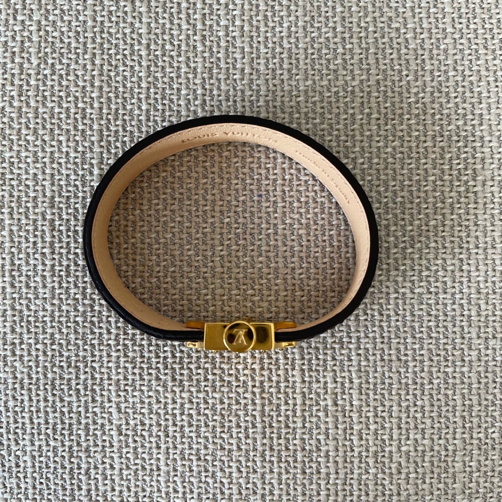 LOUIS VUITTON Bracelet Nano Monogram – Image 8