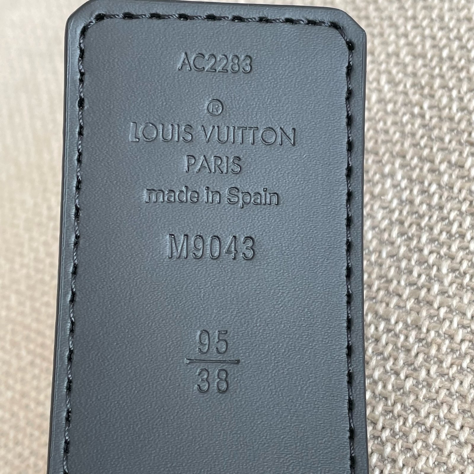 LOUIS VUITTON Ceinture LV Initiales 40 mm Réversible – Image 12