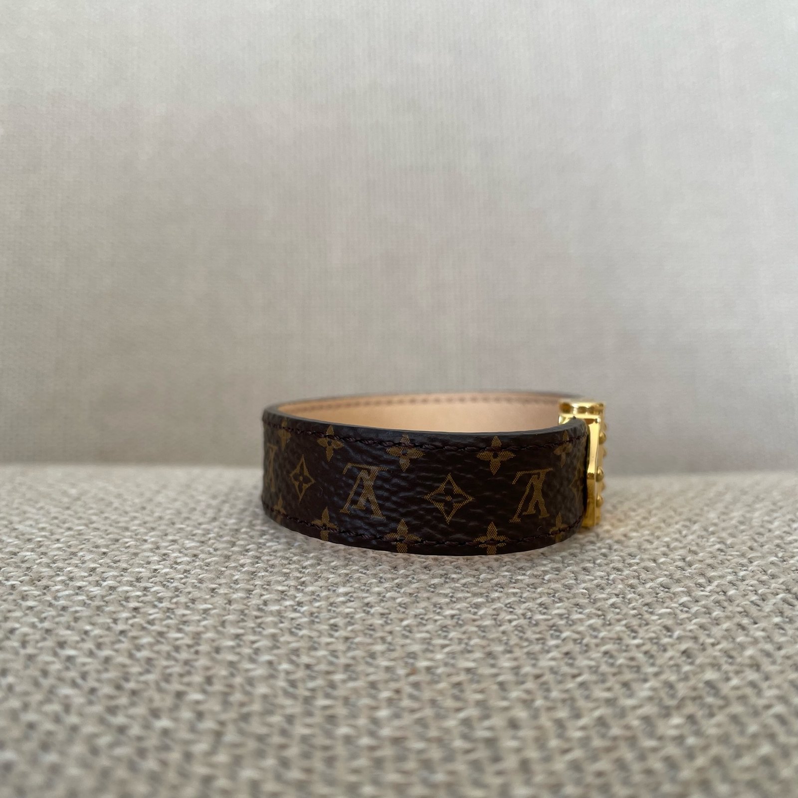 LOUIS VUITTON Bracelet Nano Monogram – Image 5