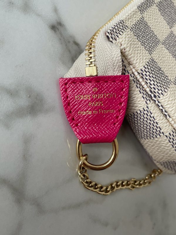LOUIS VUITTON Mini Pochette Accessoires – Image 7