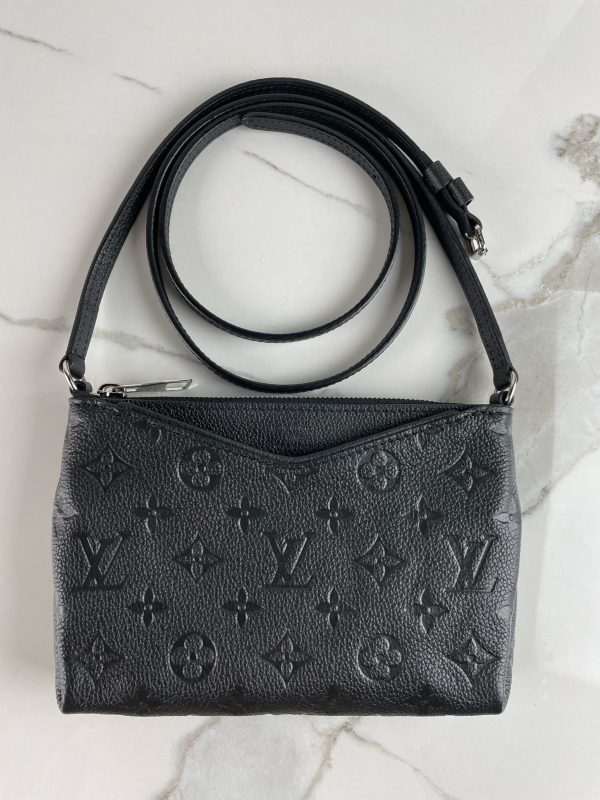 LOUIS VUITTON Pochette Pallas – Image 3