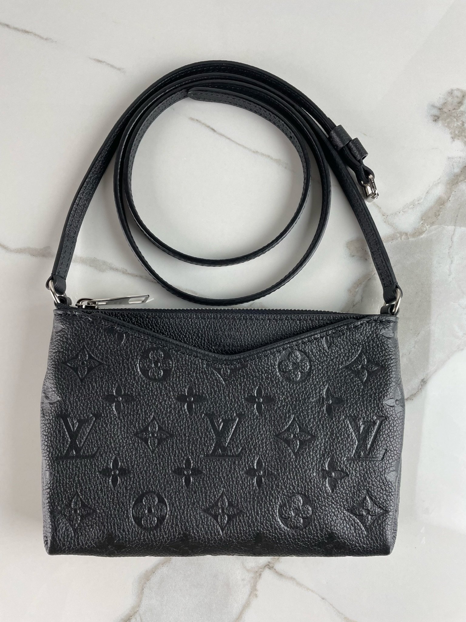 LOUIS VUITTON Pochette Pallas – Image 3