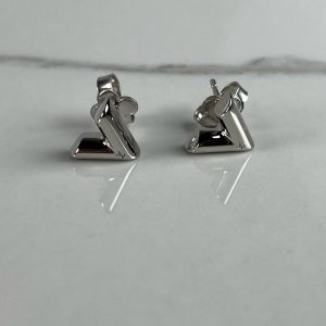 LOUIS VUITTON Essential V Stud Earrings