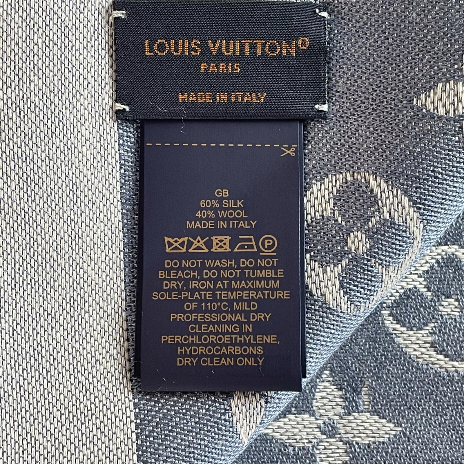 LOUIS VUITTON Châle Monogram Denim – Image 5