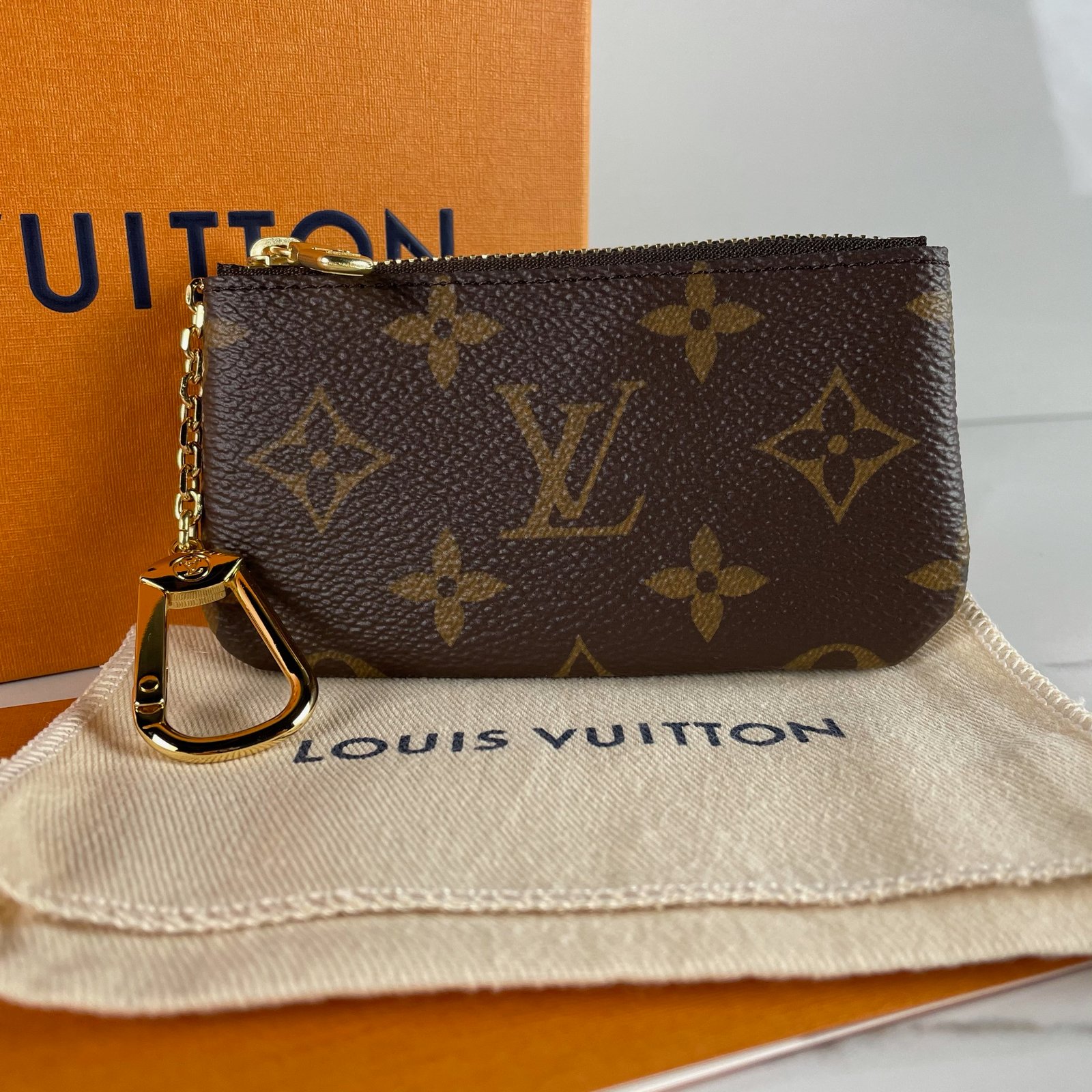 LOUIS VUITTON Pochette Clés – Image 3