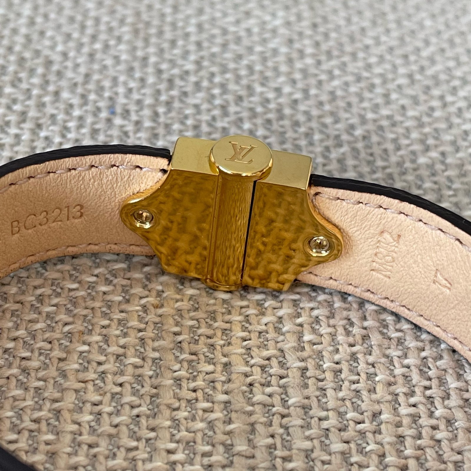 LOUIS VUITTON Bracelet Nano Monogram – Image 12