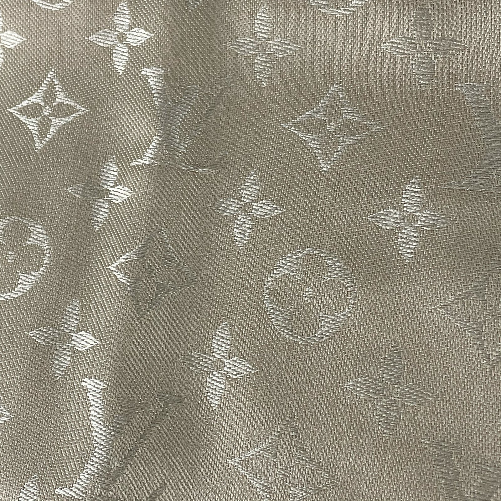 LOUIS VUITTON Châle Monogram – Image 11