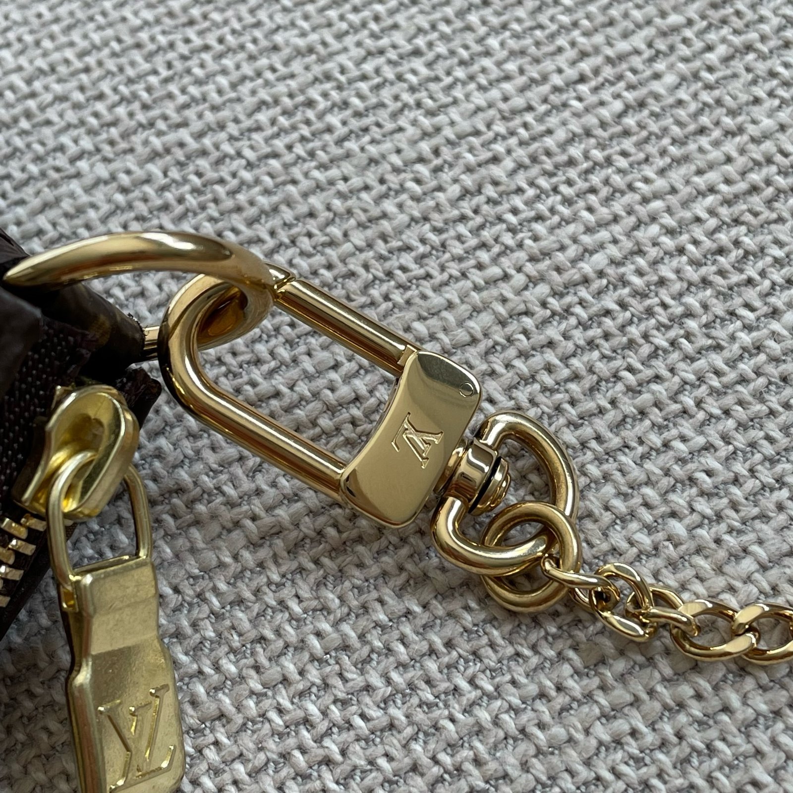 LOUIS VUITTON Pochette Accessoires Mini – Image 13