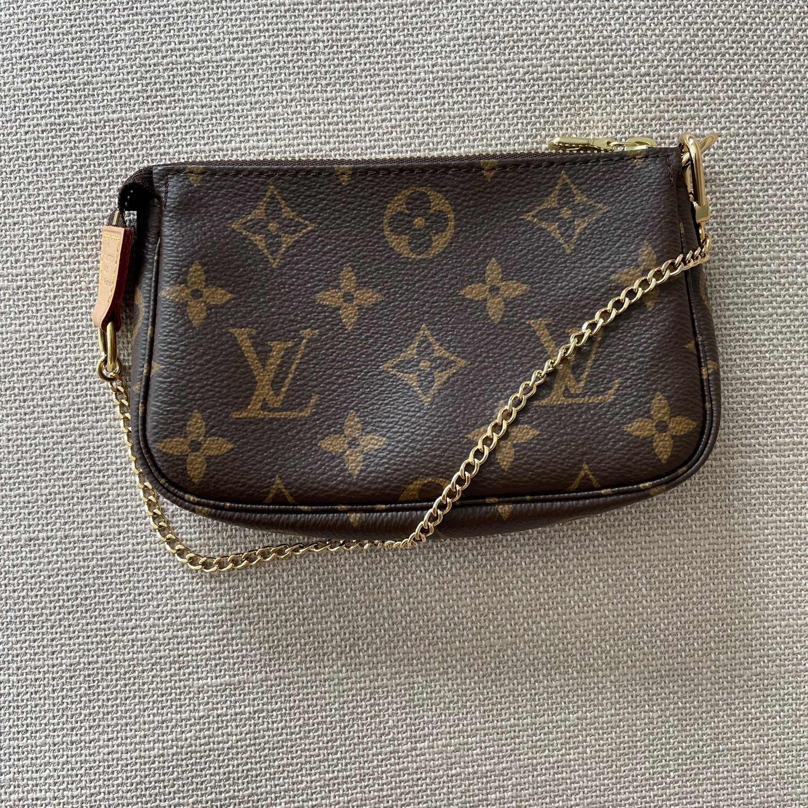 LOUIS VUITTON Pochette Accessoires Mini – Image 3