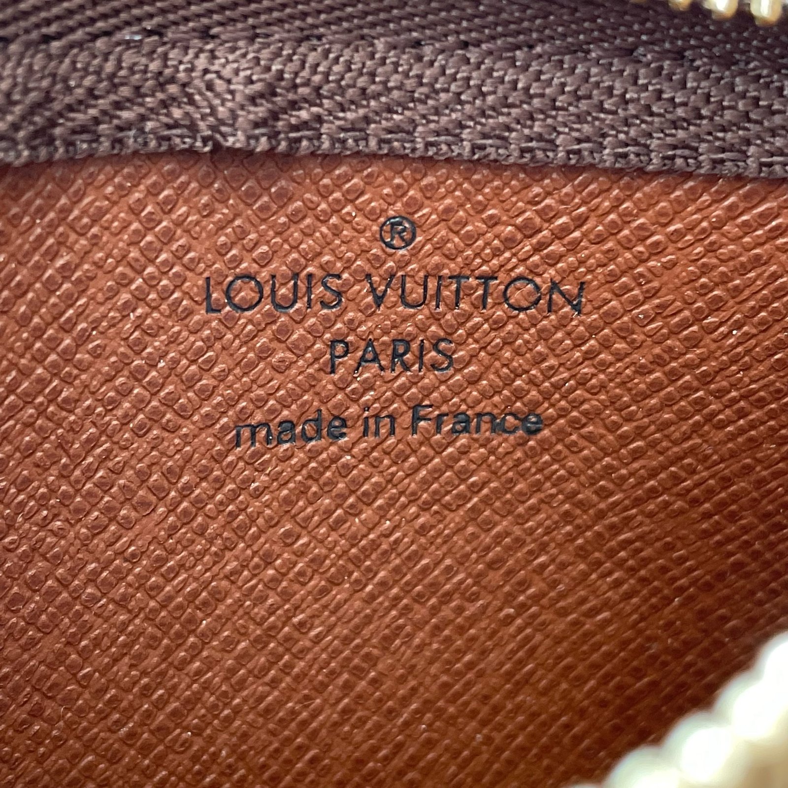 LOUIS VUITTON Pochette Clés – Image 10