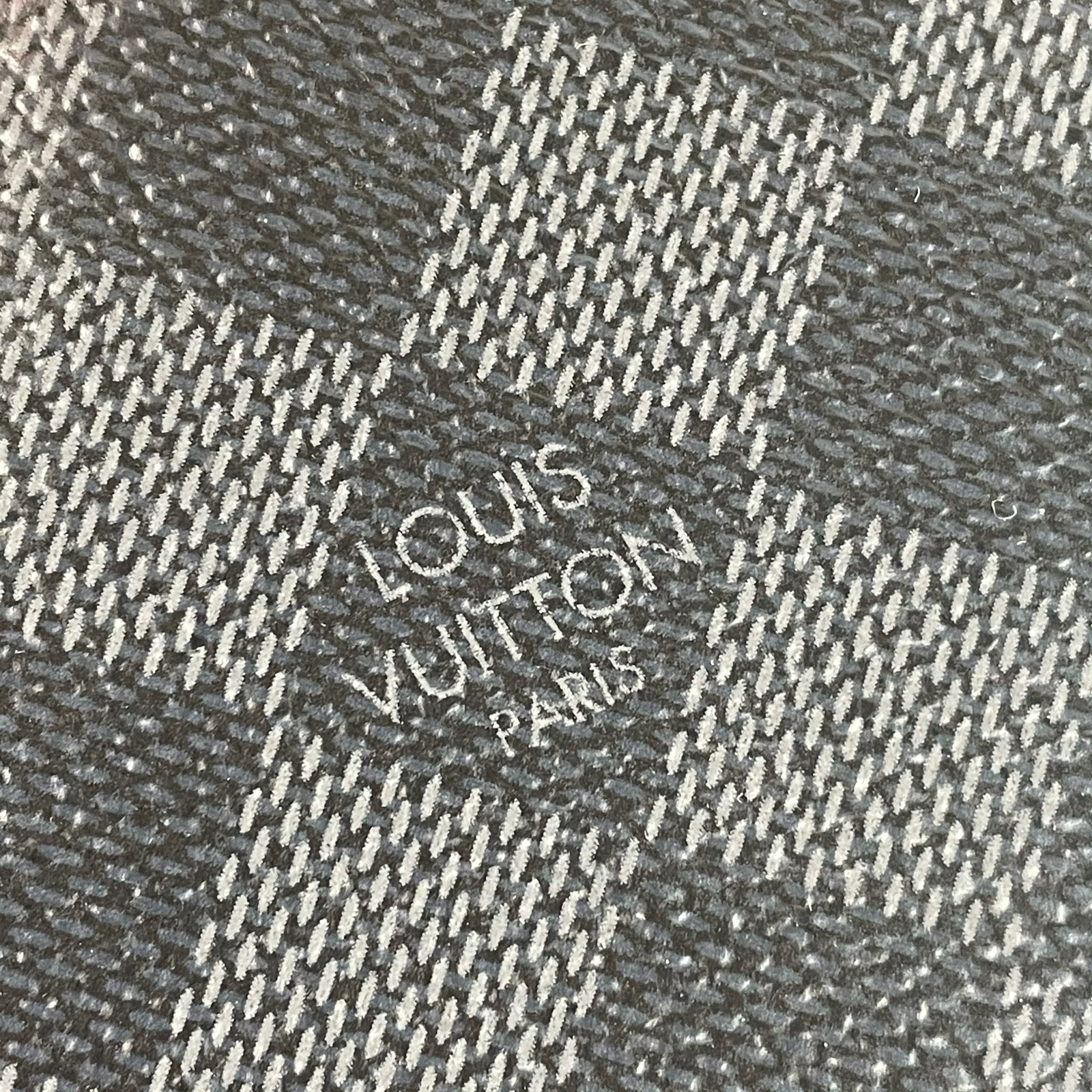 LOUIS VUITTON Brazza Wallet – Image 7