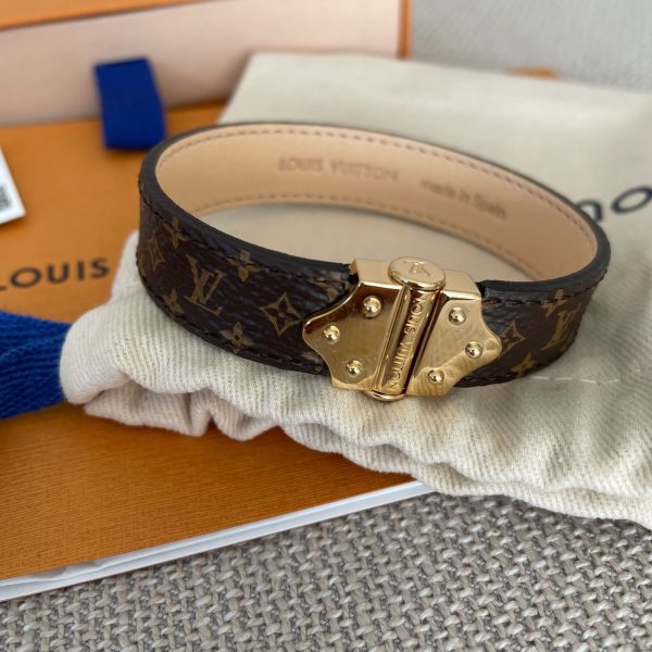 LOUIS VUITTON Bracelet Nano Monogram – Image 3