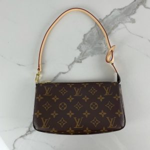 LOUIS VUITTON Pochette Accessoires NM