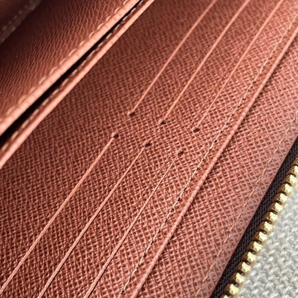 LOUIS VUITTON Zippy Wallet – Image 14