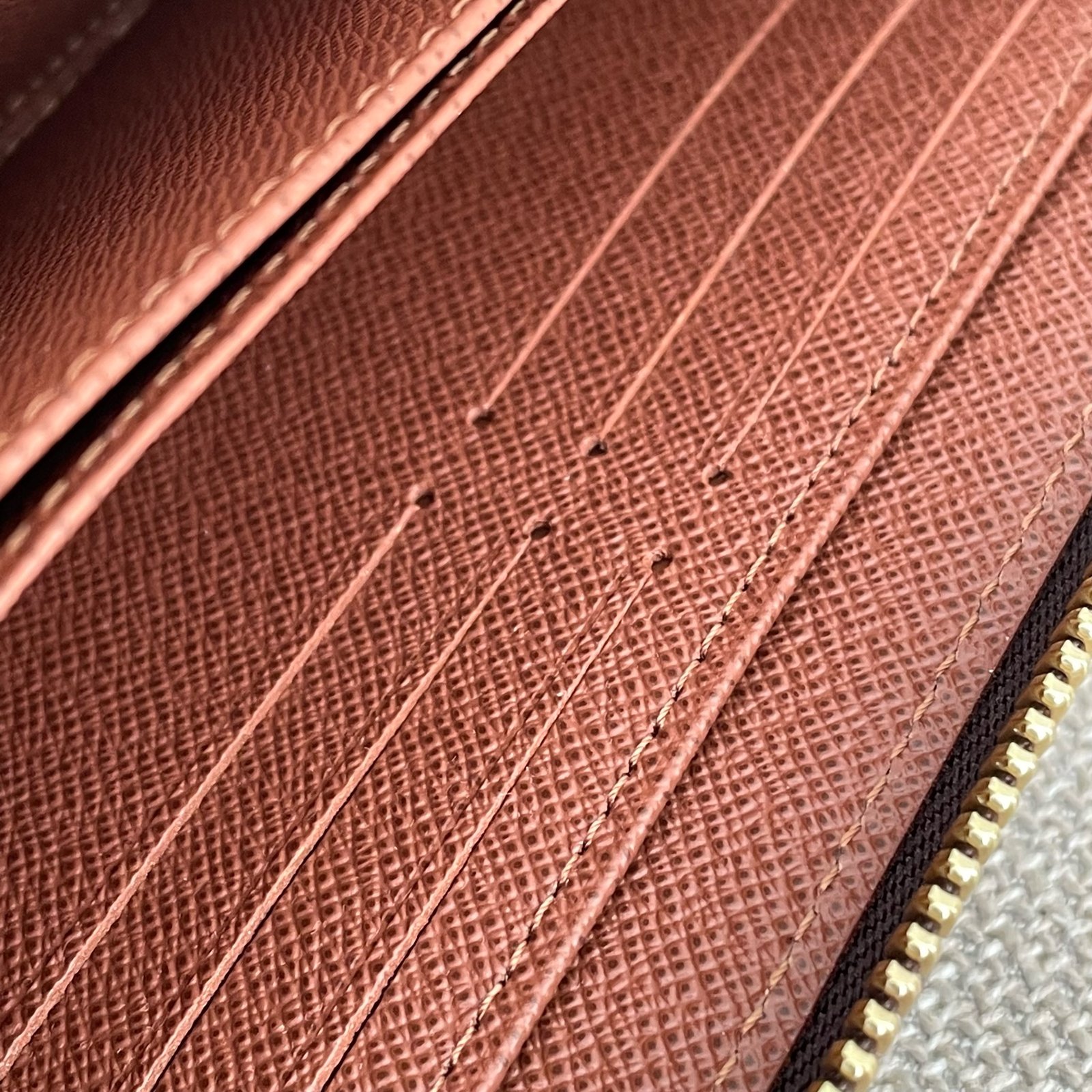 LOUIS VUITTON Zippy Wallet – Image 14