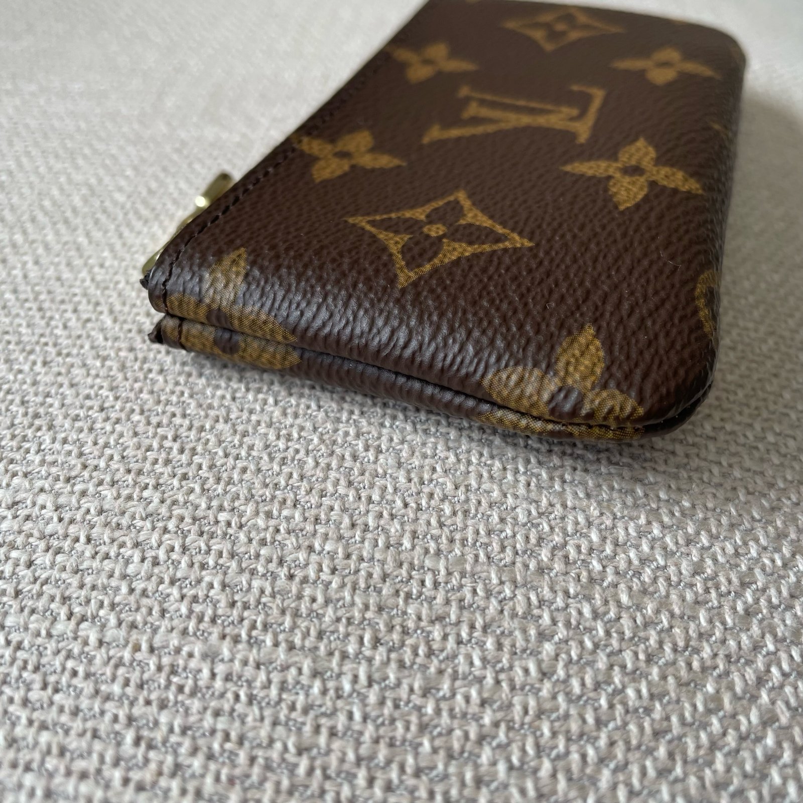 LOUIS VUITTON Pochette Clés – Image 7