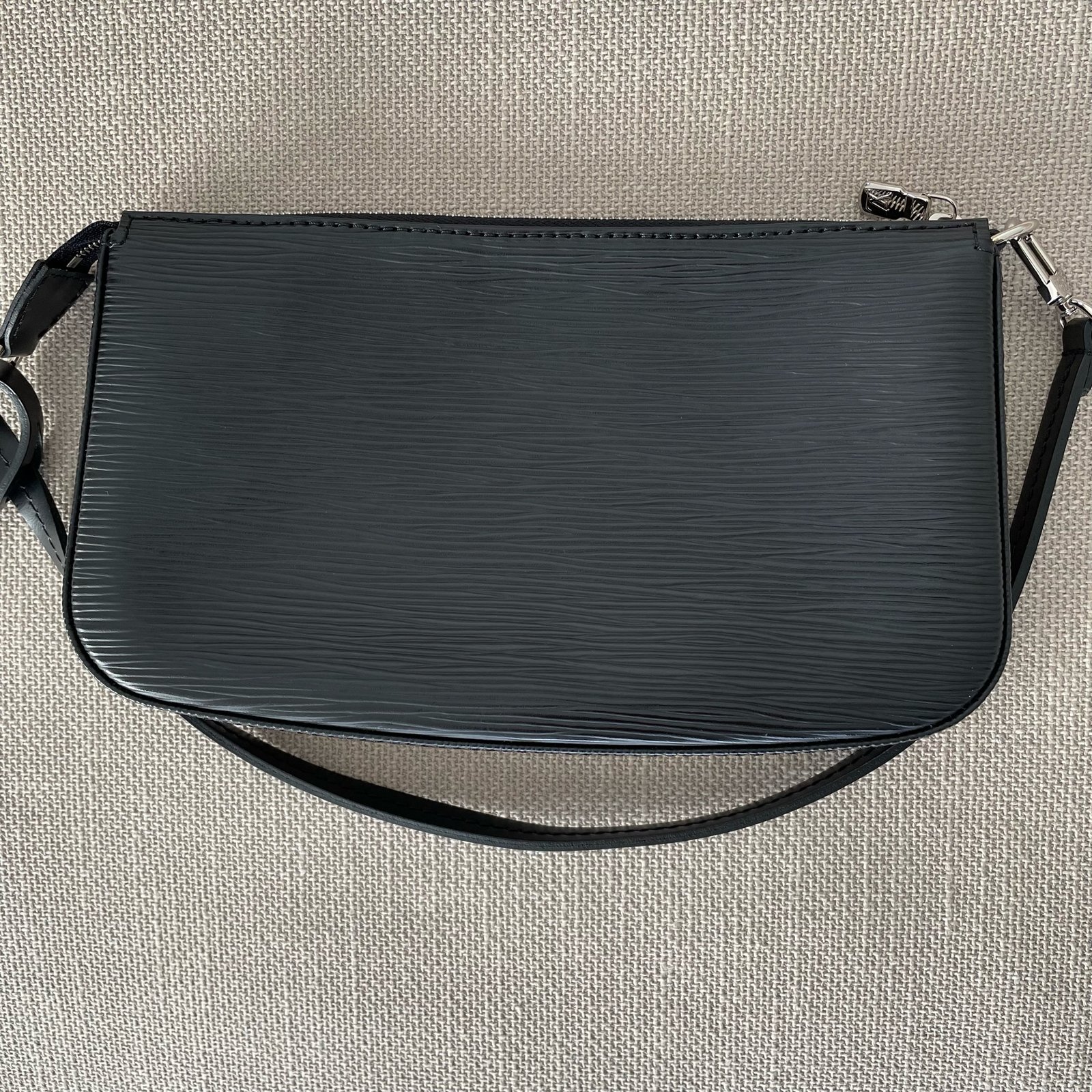 LOUIS VUITTON Pochette Accessoires – Image 16