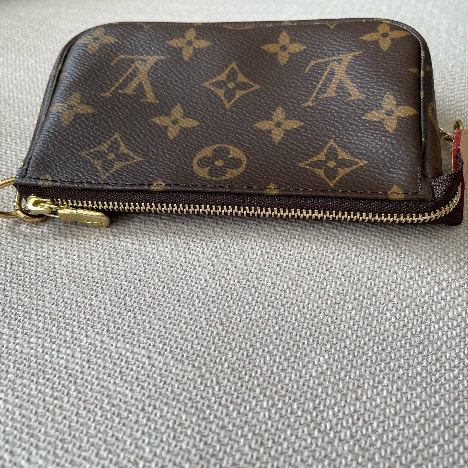 LOUIS VUITTON Pochette Accessoires Mini – Image 8