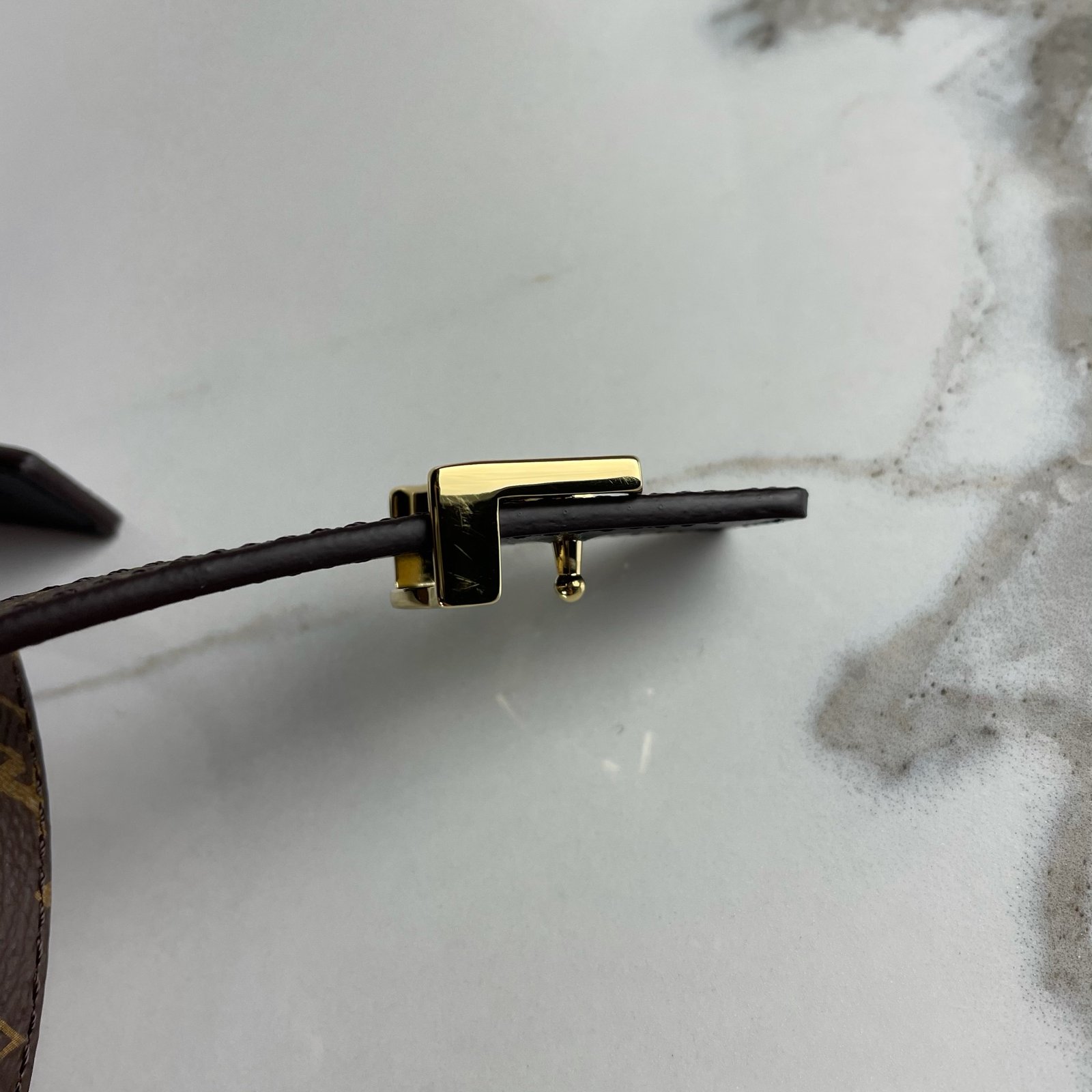 LOUIS VUITTON Ceinture LV Iconic 20 mm Réversible – Image 9