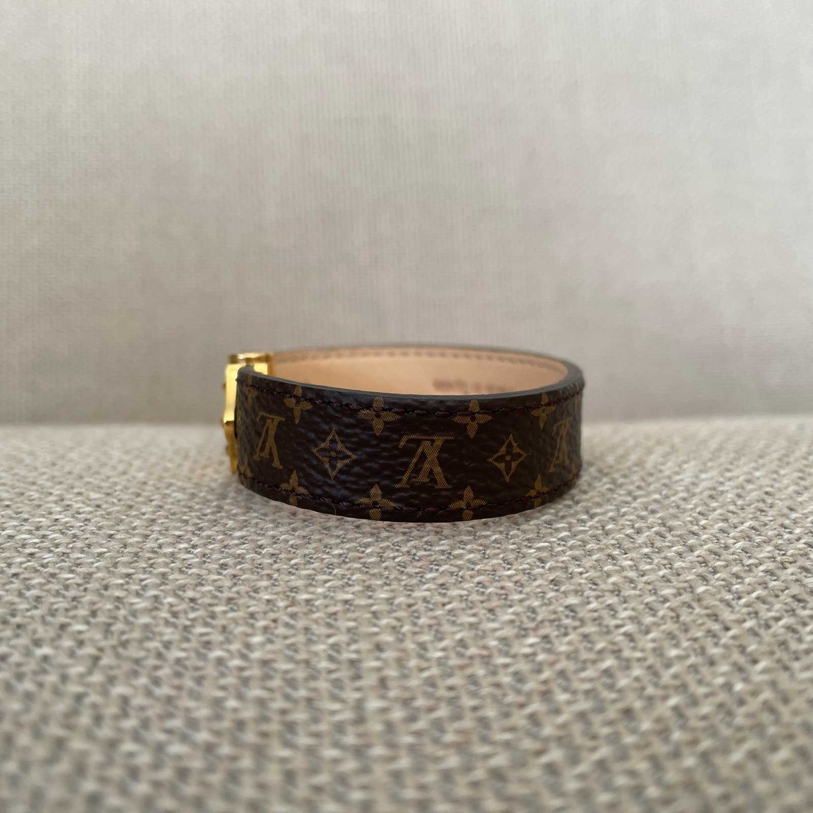 LOUIS VUITTON Bracelet Nano Monogram – Image 7