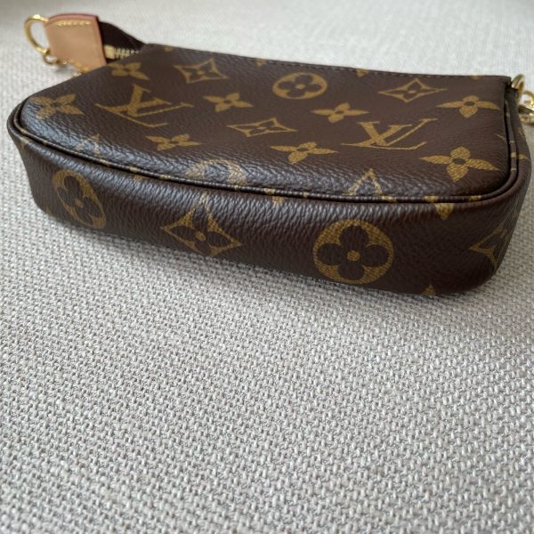 LOUIS VUITTON Pochette Accessoires Mini – Image 6