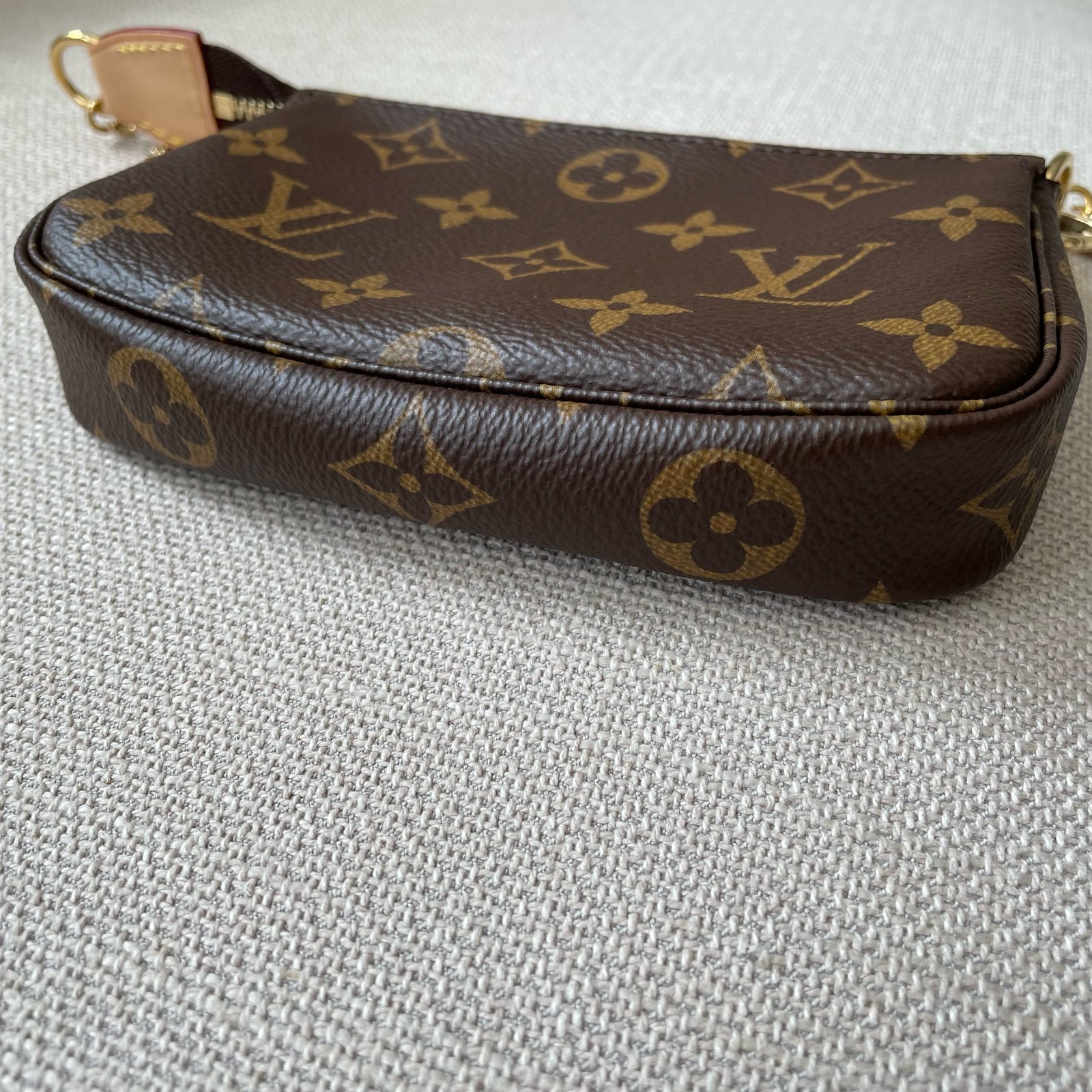 LOUIS VUITTON Pochette Accessoires Mini – Image 6