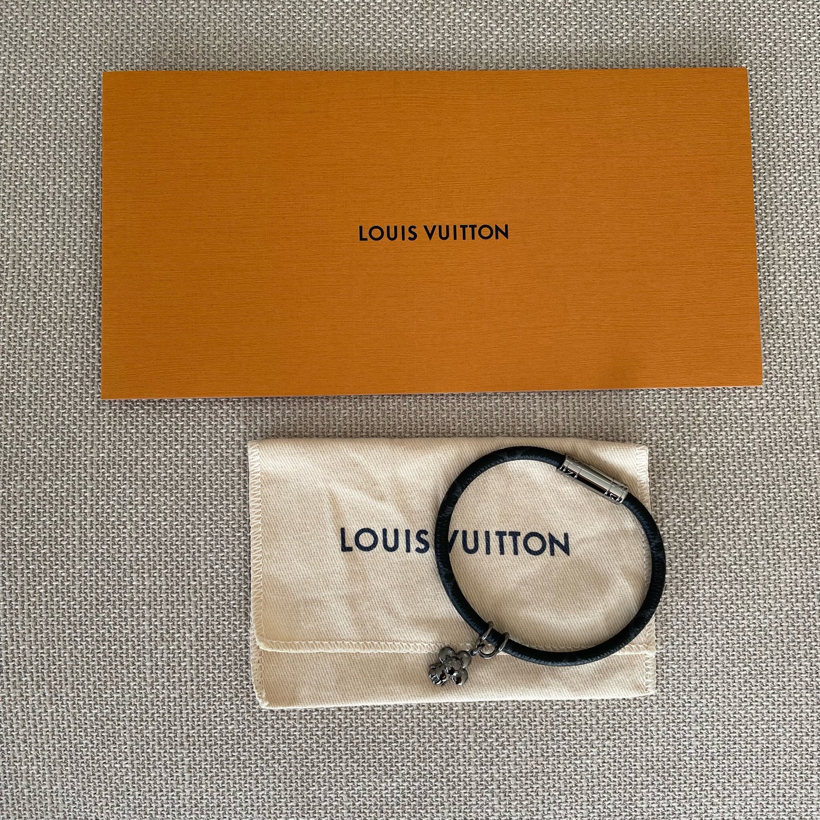 LOUIS VUITTON Bracelet Hang It – Image 2
