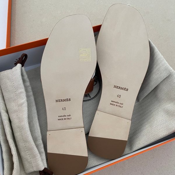 HERMÈS Oran Sandals – Image 12