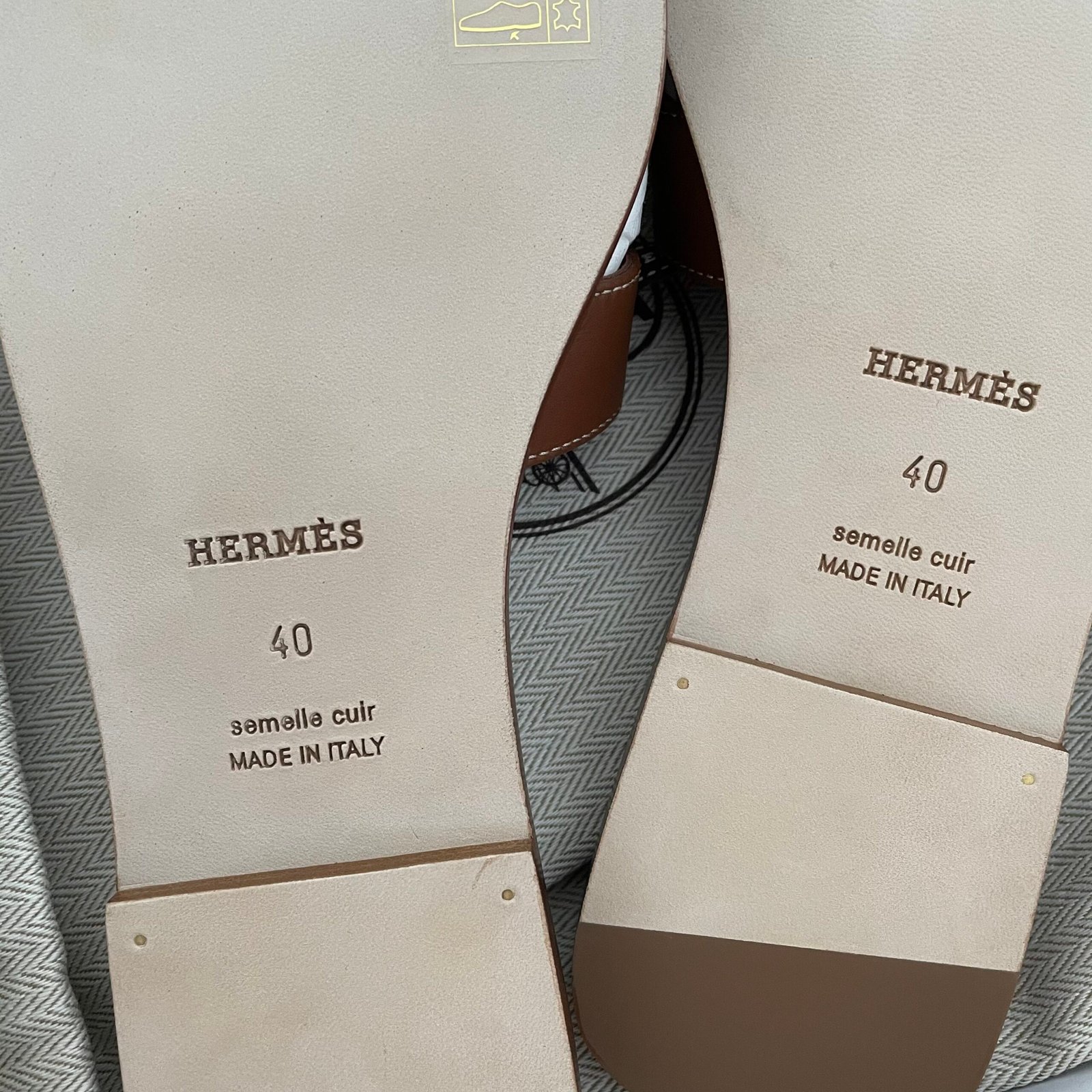 HERMÈS Oran Sandals – Image 13